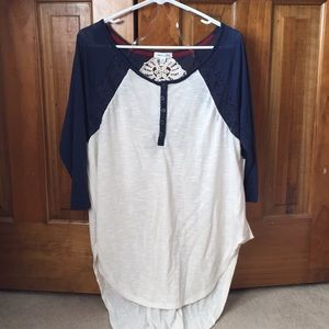 Half sleeved blue and white top